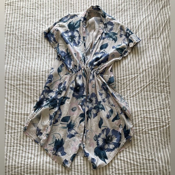 Floral Linen Wrap / Cover up Made in Italy - Picture 1 of 8